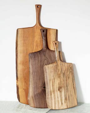 18" BLACK WALNUT SERVING BOARD W/ HANDLE - Bodega Nantucket
