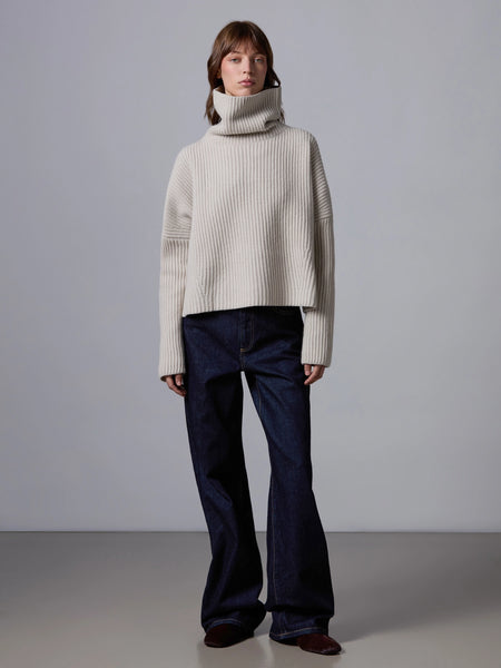 Knit Ribbed Turtleneck Sweater - Bodega Nantucket