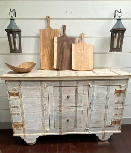 24" BLACK WALNUT SERVING BOARD W/ HANDLE - Bodega Nantucket