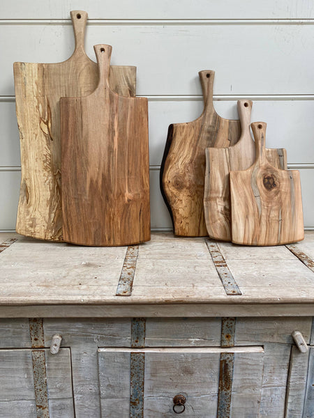 15" AMBROSIA MAPLE SERVING BOARD W/ HANDLE - Bodega Nantucket